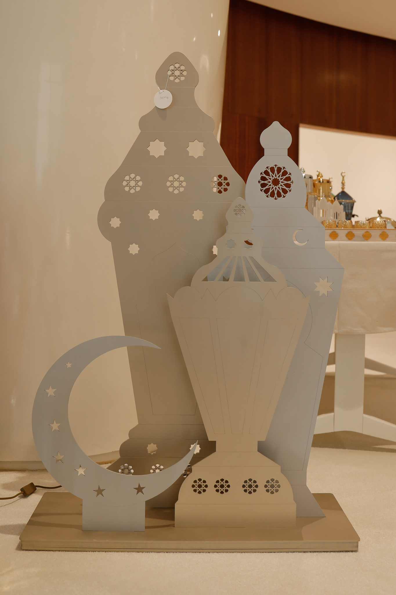 Set of small lanterns stand