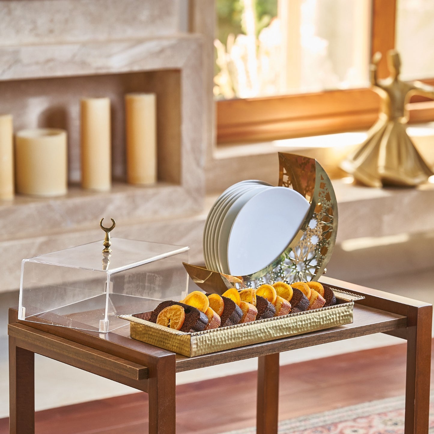 Crescent Plate Holder